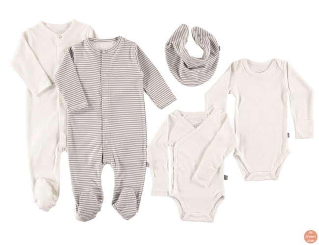 top-ten-gift-ideas-for-babies-and-toddlers-organic-fairtrade-clothing-edition-baby-mori-newborn-starter-set